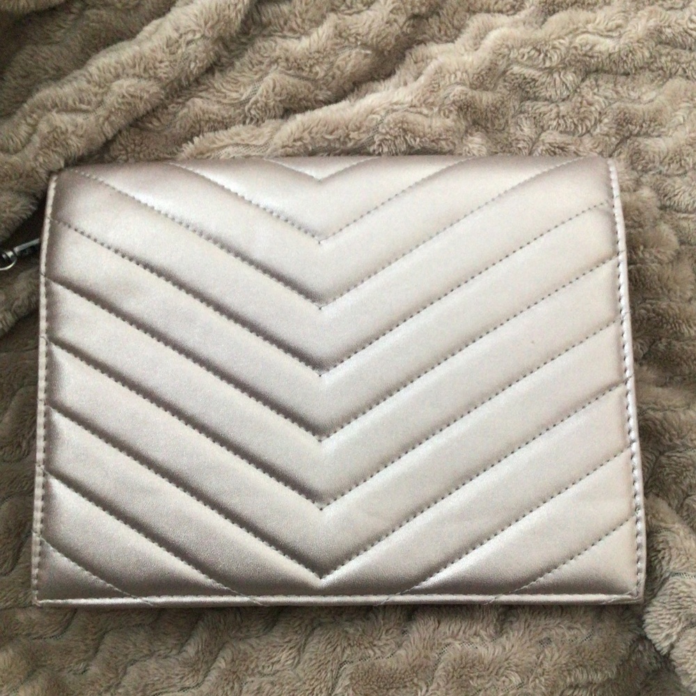 Evening beg.  Champagne silver  metallic